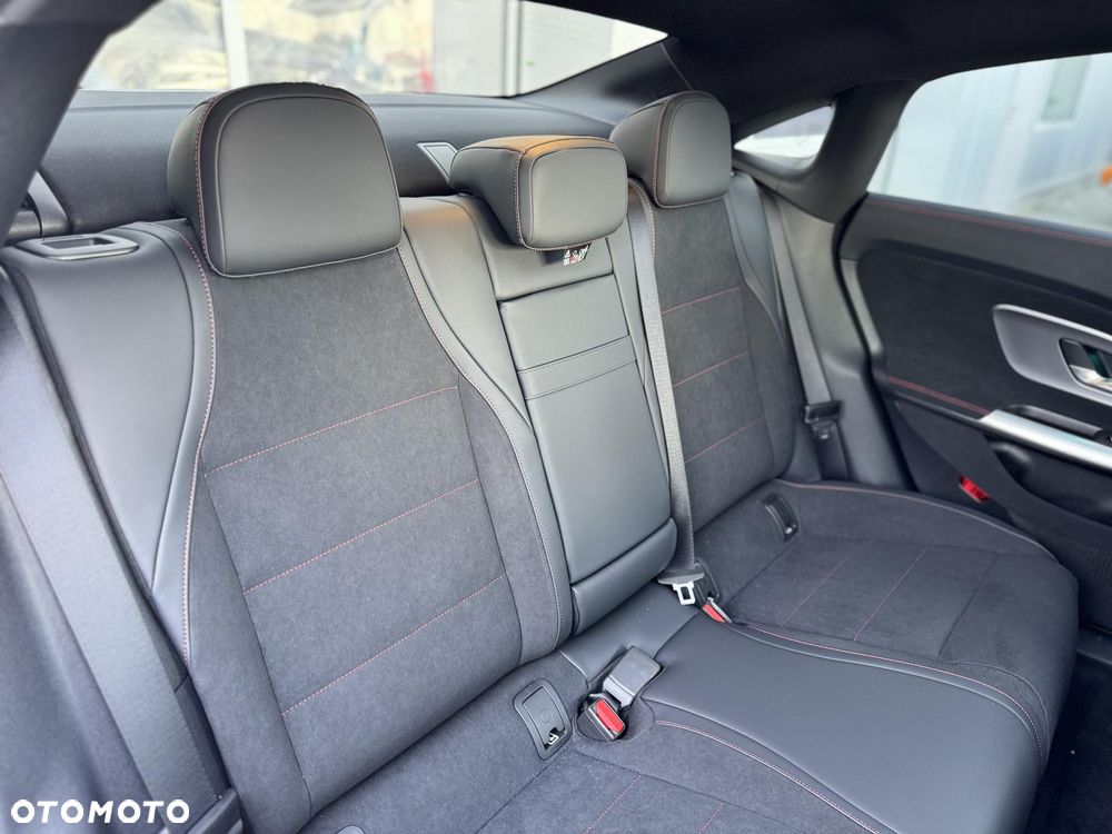 Mercedes-Benz CLA 200 mHEV 4-Matic 8G-DCT - 13