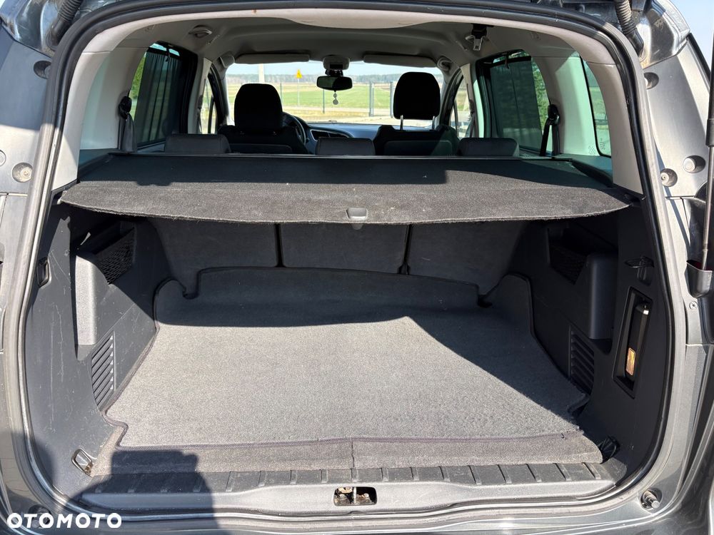 Peugeot 5008 HDI FAP 110 Premium - 8