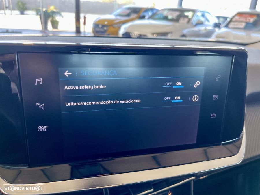 Peugeot 2008 1.2 PureTech Active Pack EAT8 - 22