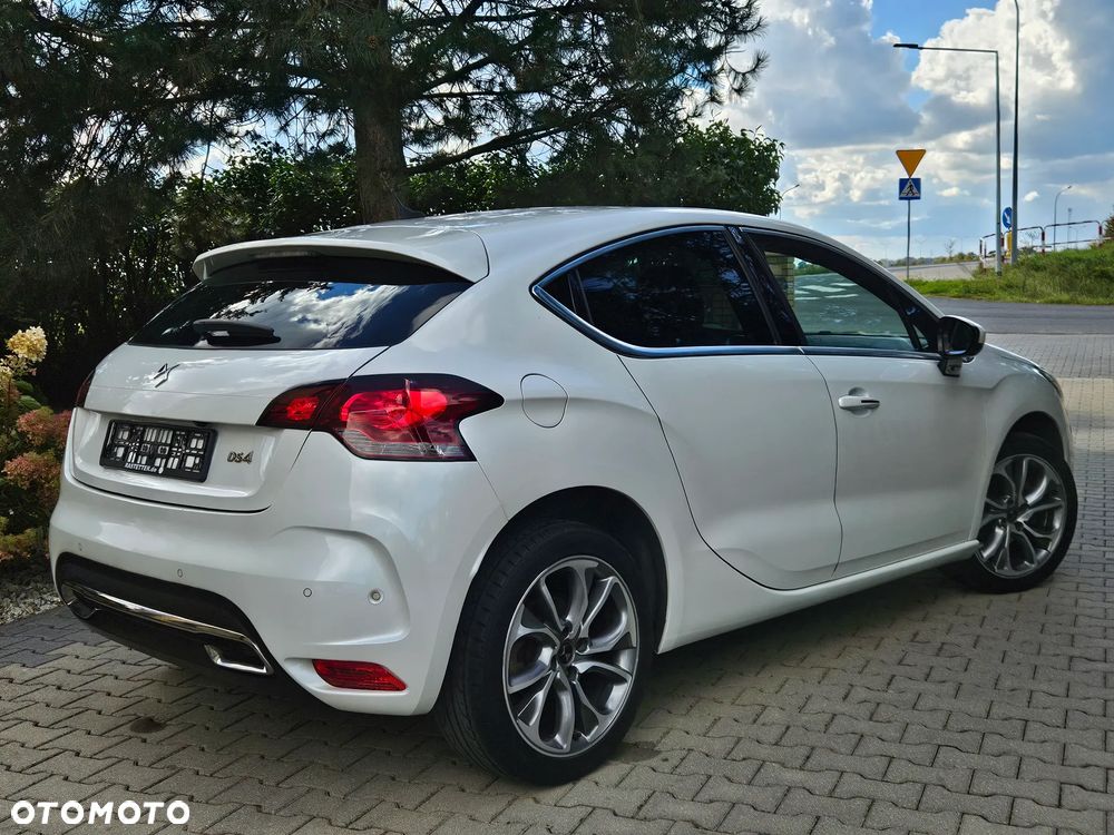 Citroën DS4 Cross 1.6 BlueHDi Be Chic S&S EAT6 - 17