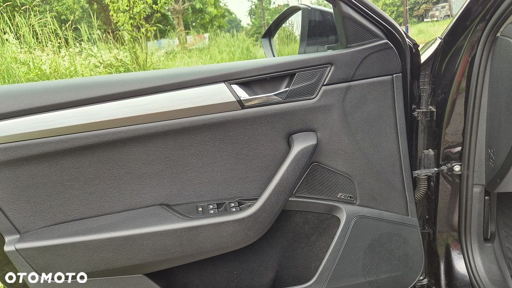 Skoda Superb 2.0 TDI Sportline DSG - 22