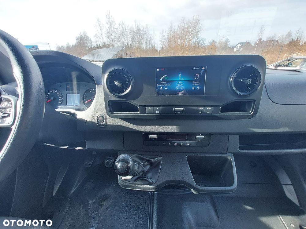 Mercedes-Benz Sprinter - 12