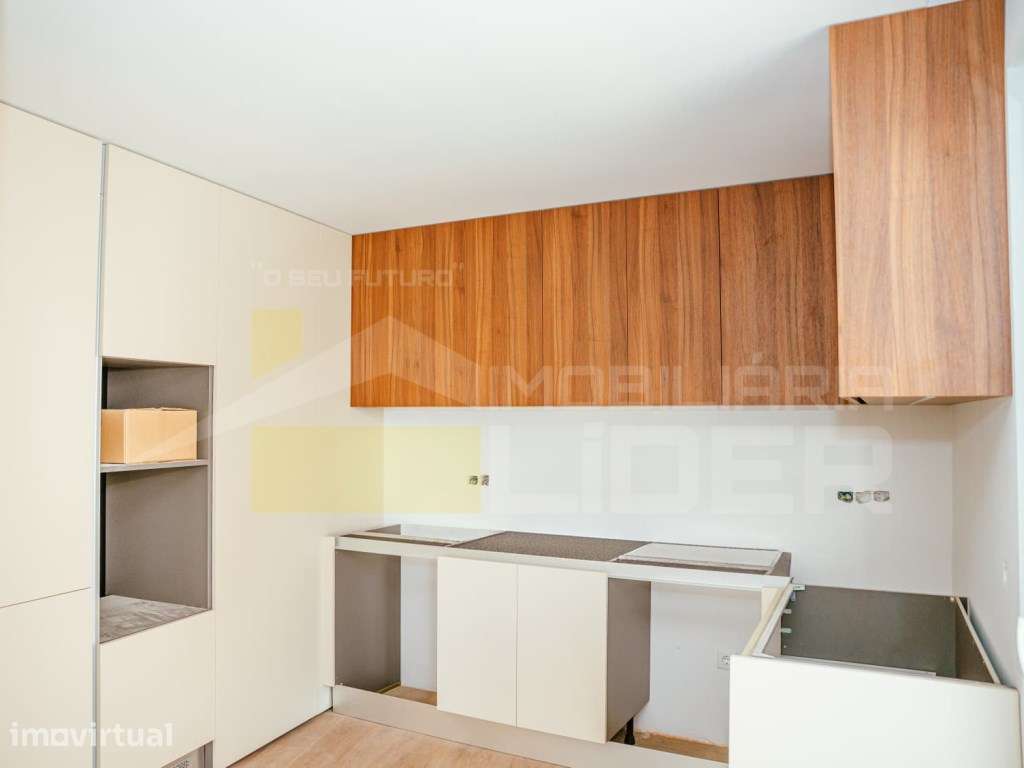 Luxuoso apartamento T3, no Centro de Lourinhã, Atalaia. - Grande imagem: 2/14