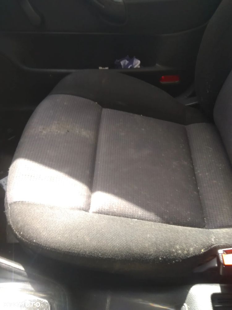 Auto na części - Volkswagen golf IV 105KM Benzyna 2000r Silnik Skrzynia Drzwi Maska Klapa Błotnik Zderzak Lampa Szyba Klamka Lusterko Deska Kokpit - 8