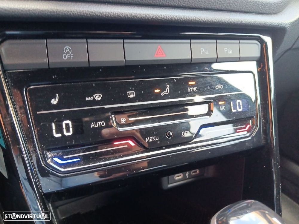 VW T-Roc 2.0 TDI R-Line DSG - 27