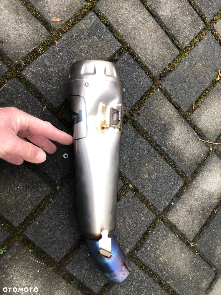 Suzuki GSX-S 1000 wydech uszkodzony Arrow