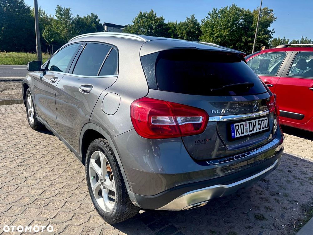 Mercedes-Benz GLA 250 4-Matic - 4
