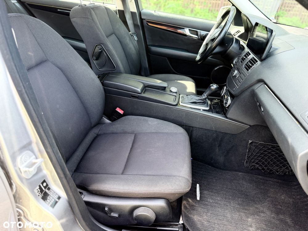 Mercedes-Benz Klasa C 200 (BlueEFFICIENCY) 7G-TRONIC Avantgarde - 24