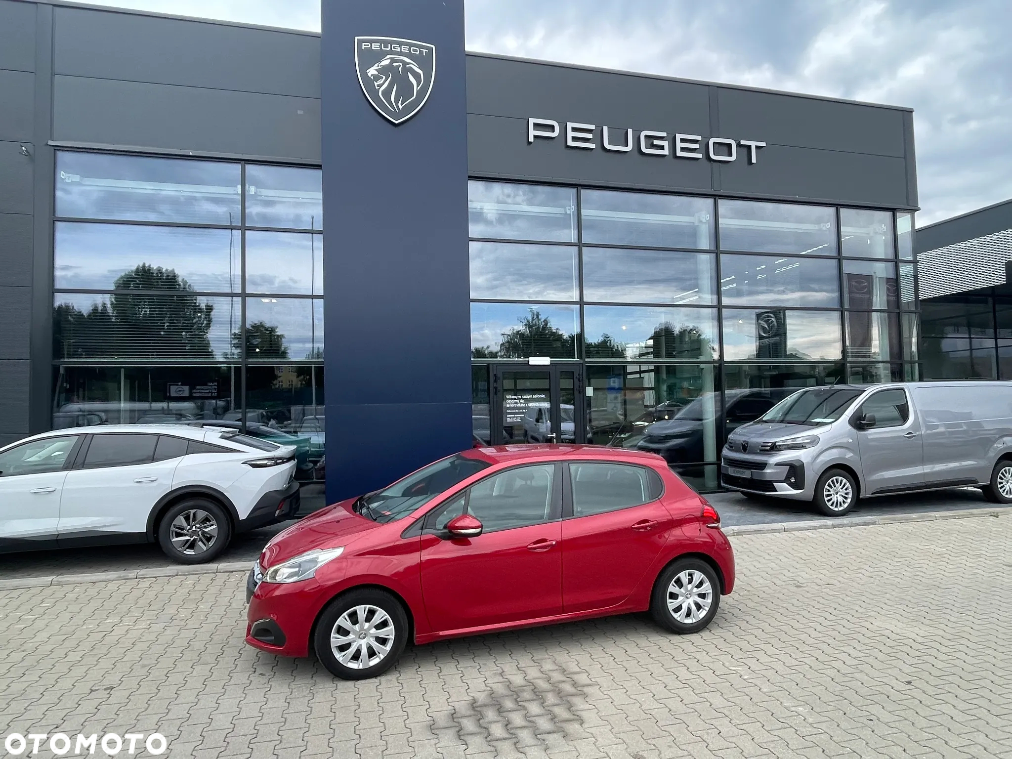 Peugeot 208 - 3