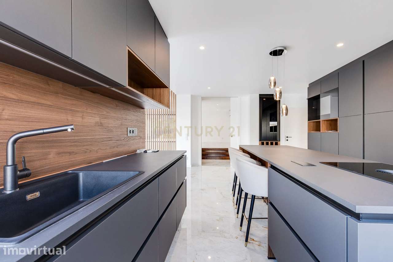 Luxuosa Moradia T4 a 300 metros da Praia em Figueira da Foz. - Grande imagem: 3/60
