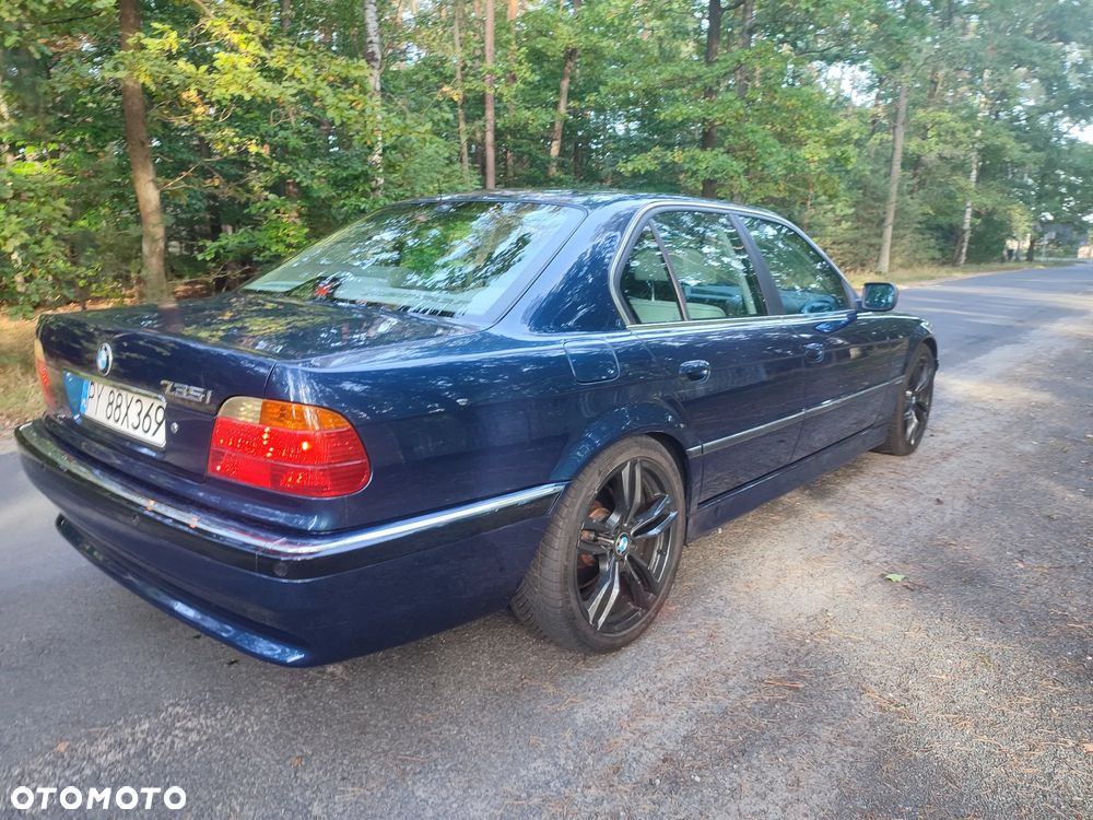 BMW Seria 7 735i - 10