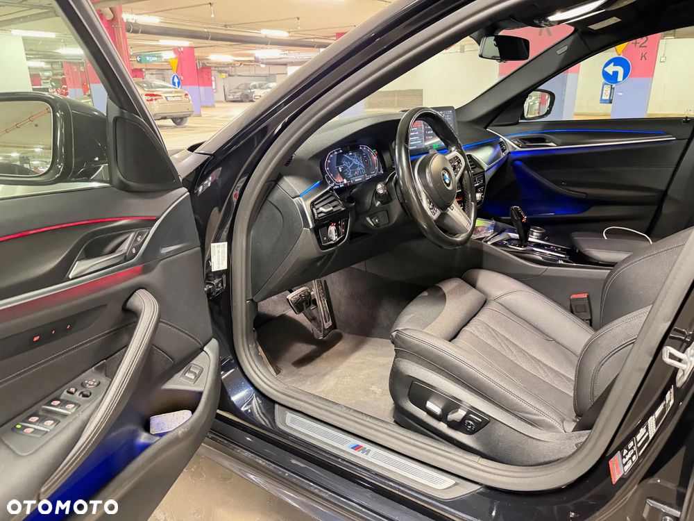 BMW Seria 5 530d xDrive mHEV sport - 10
