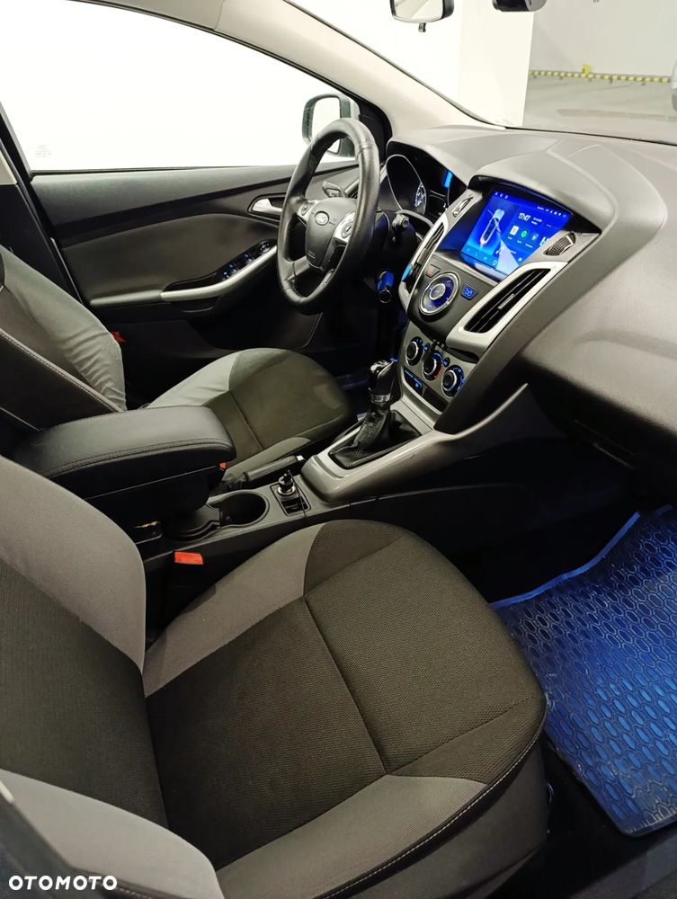 Ford Focus 1.6 Trend - 8