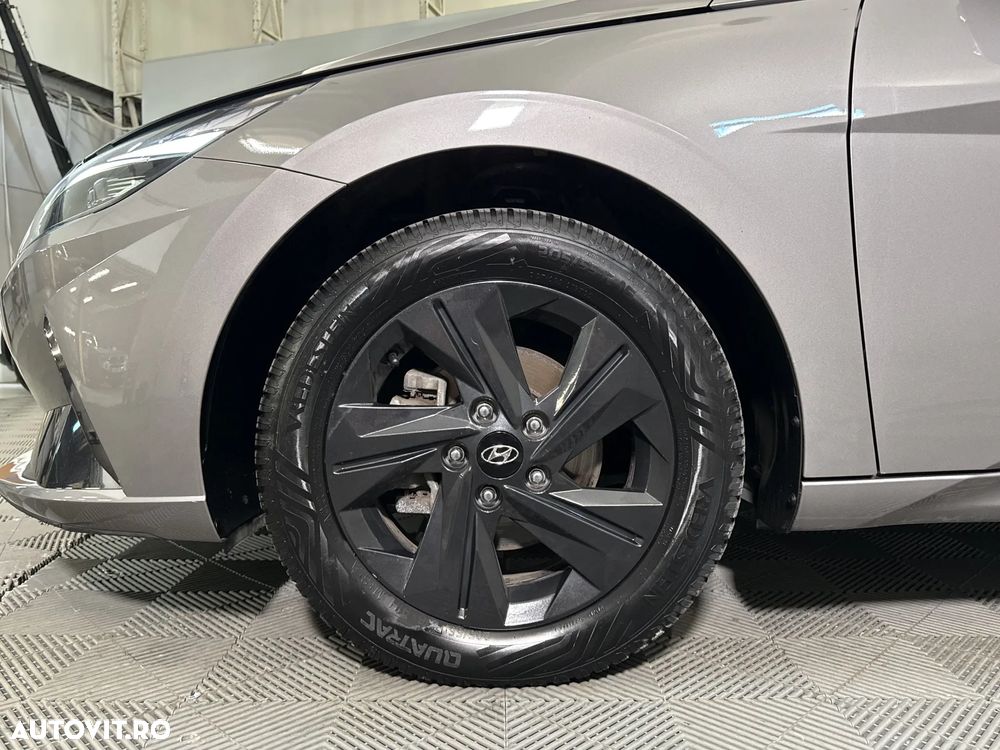 Hyundai Elantra - 14