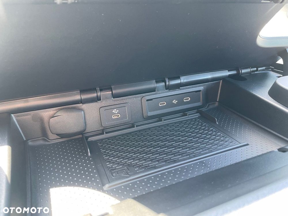 Mercedes-Benz Sprinter 319 CDI 190 KM Reflektory LED extra long - 19