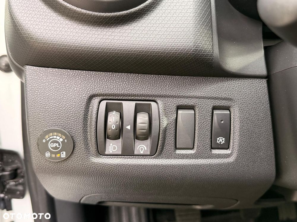 Renault Clio 0.9 Energy TCe Limited 2018 - 23