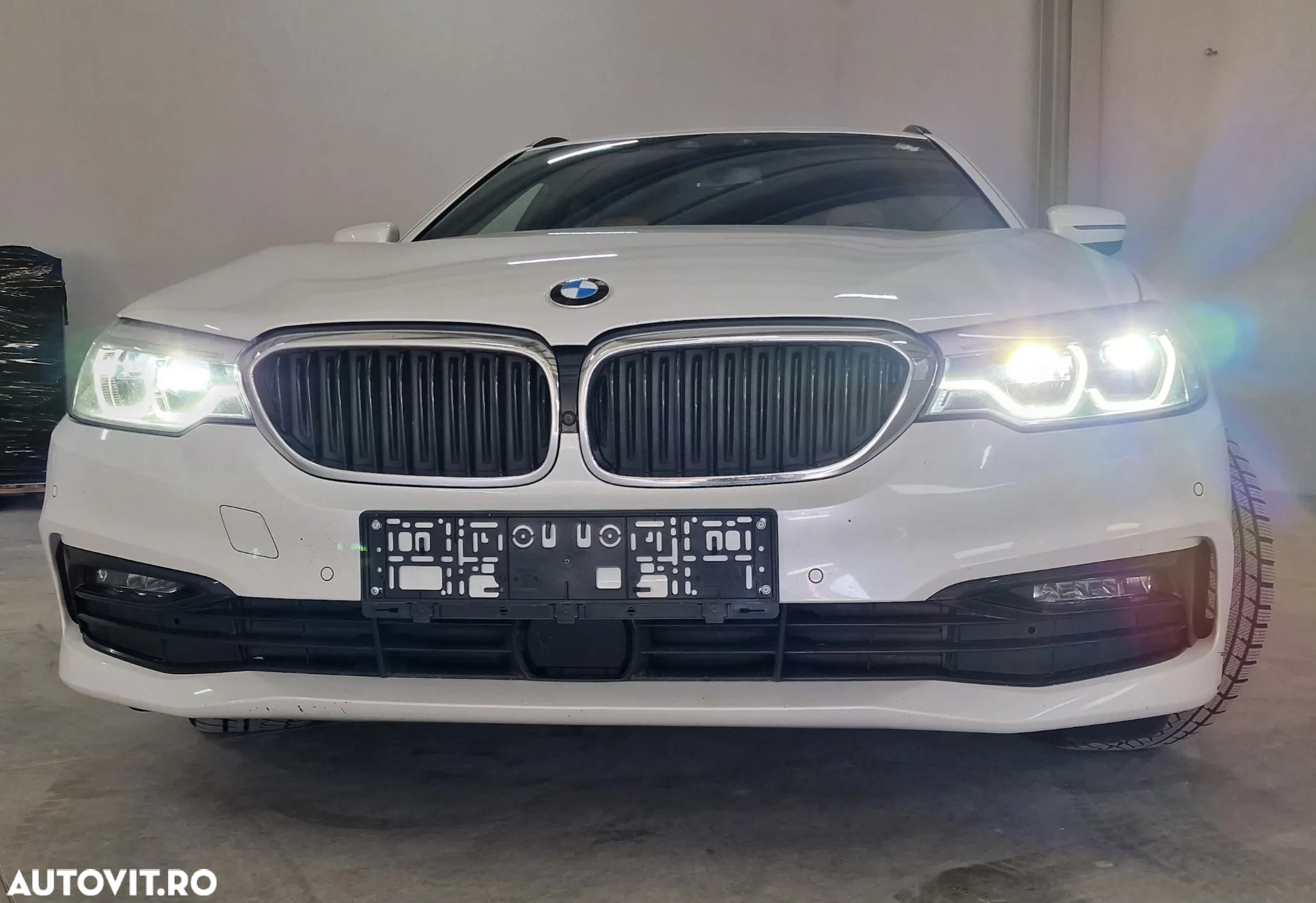 BMW Seria 5 540i xDrive Touring Aut. Sport Line - 2