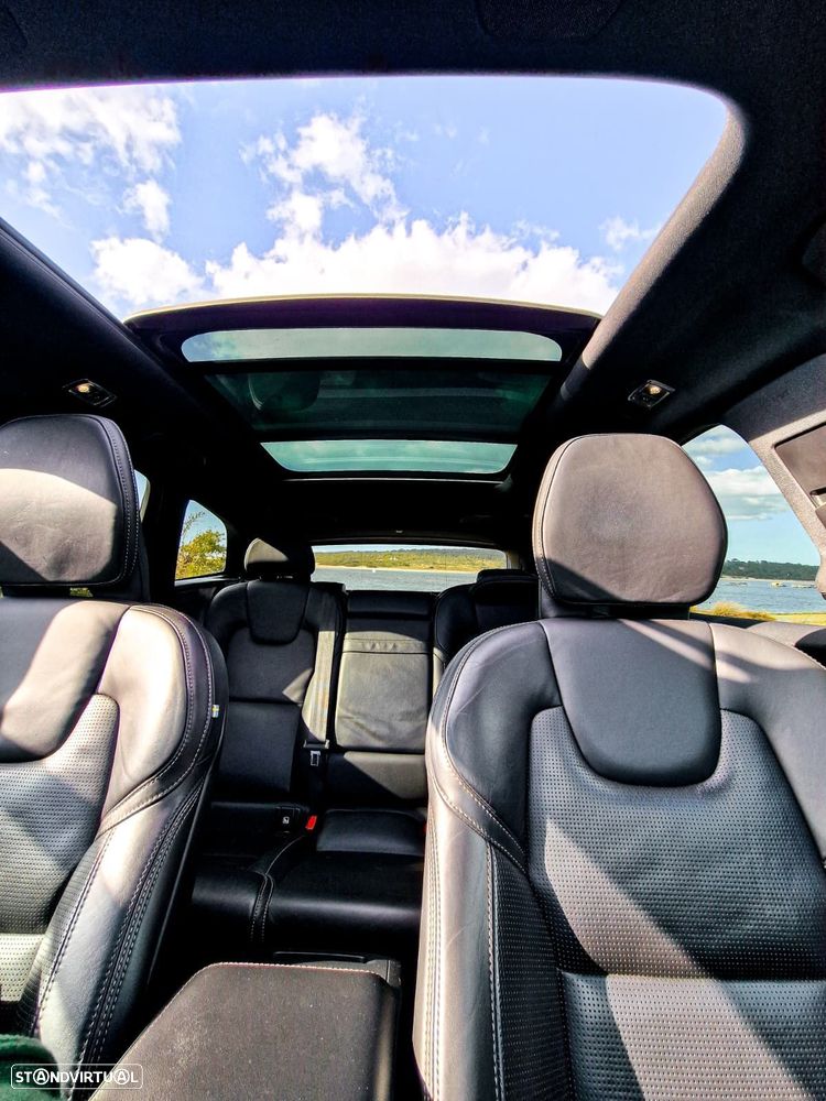 Volvo XC 60 2.0 T6 PHEV R-Design AWD — fotografia 12