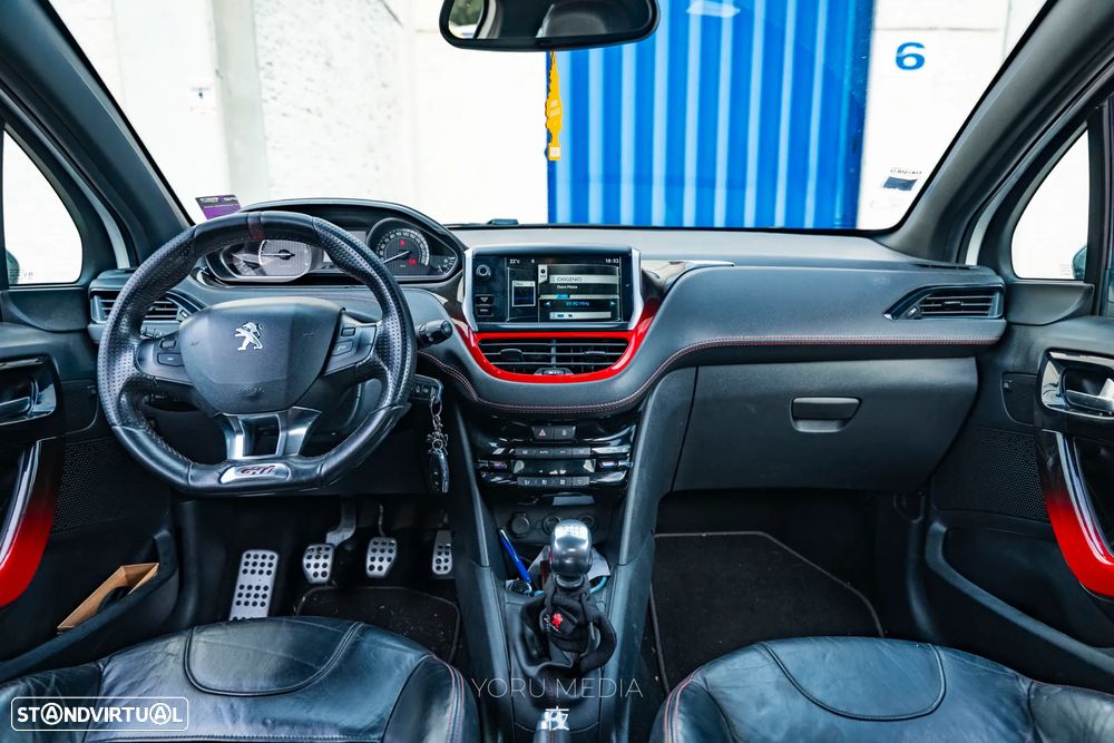 Peugeot 208 1.6 THP GTi - 11