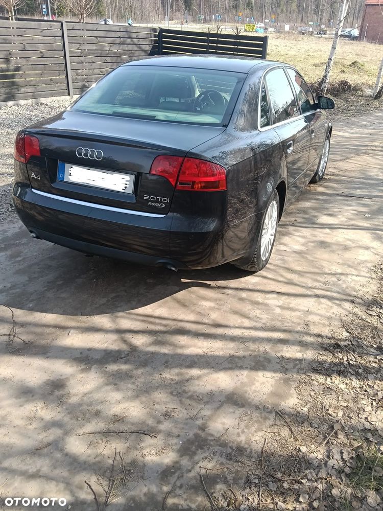 Audi A4 Limousine - 3