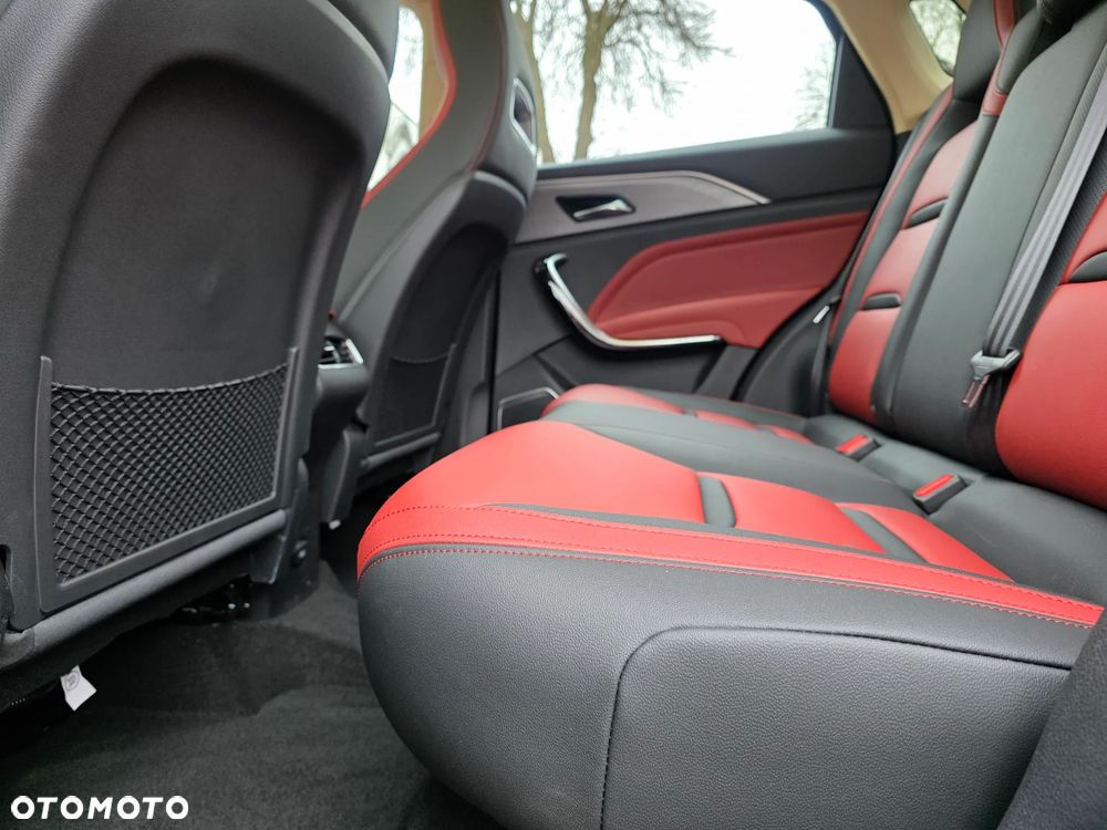 Bestune T77 1.5T Business DCT - 11