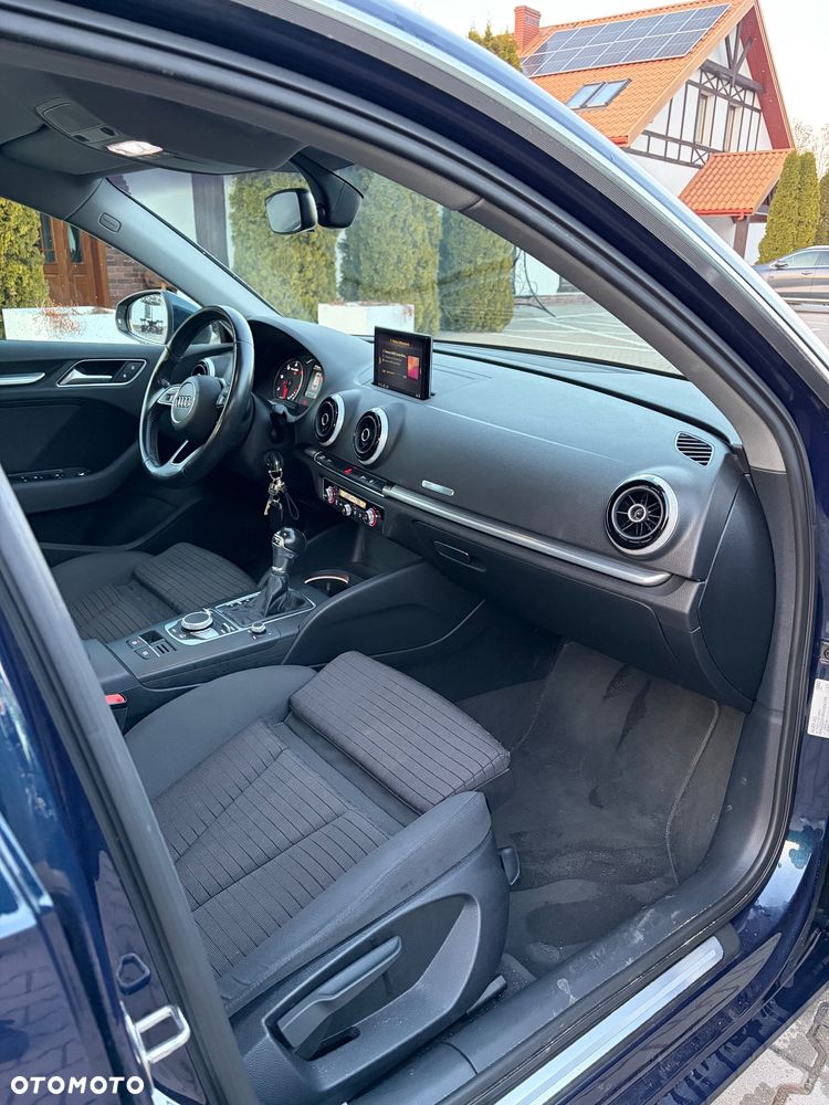 Audi A3 Sportback 1.6 TDI (clean diesel) S tronic S line Sportpaket - 8