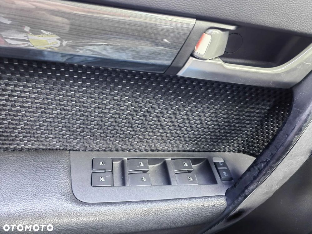 Chevrolet Captiva 2.0 d LT medium 5os - 8