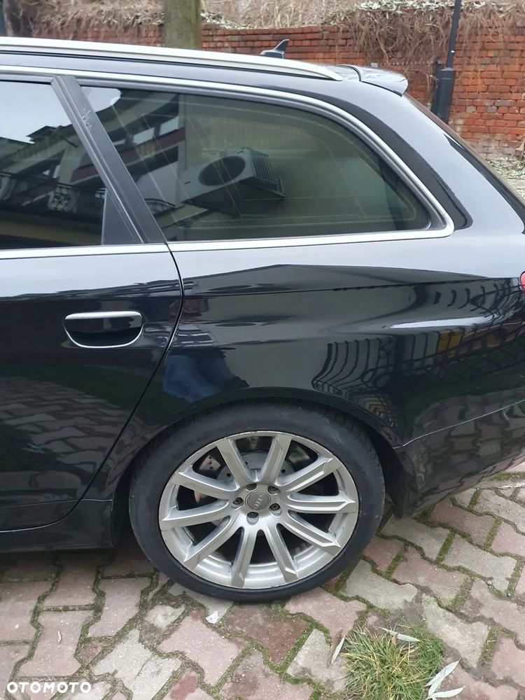 Audi RS6 Avant - 32