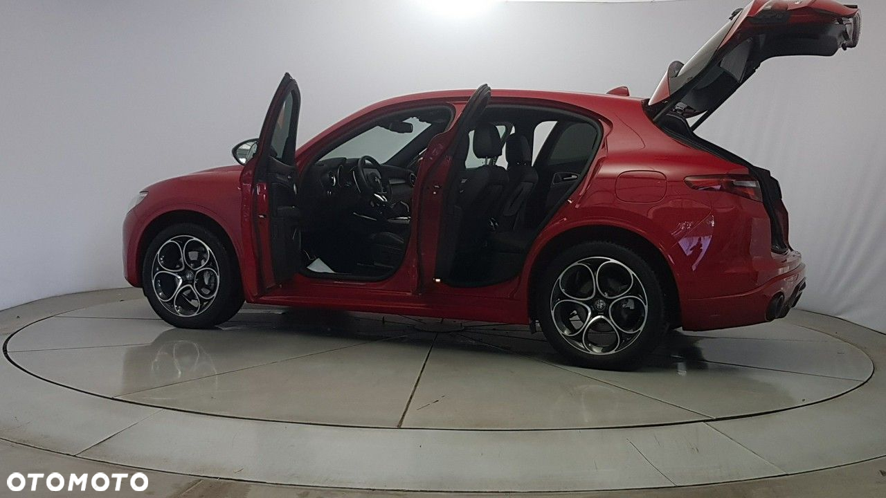 Alfa Romeo Stelvio - 11