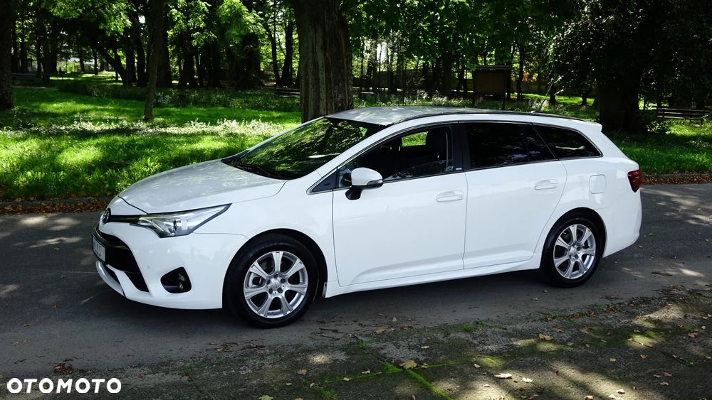Toyota Avensis 2.0 D-4D Prestige - 26