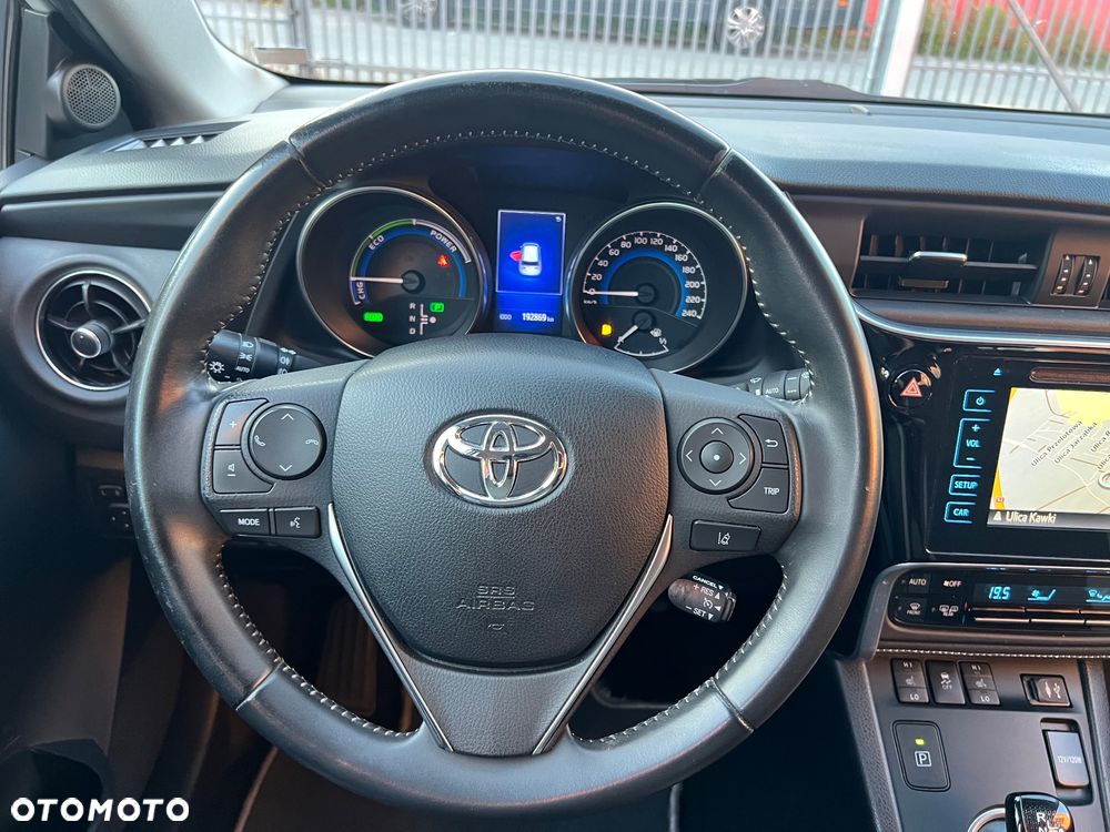 Toyota Auris 1.8 HSD Sol - 28