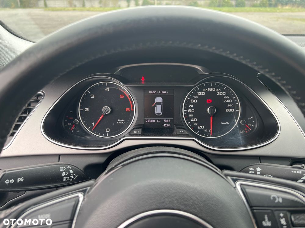 Audi A4 Avant 2.0 TDI Quattro - 8