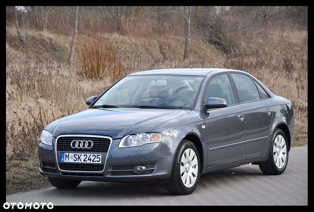 Audi A4 Limousine - 16