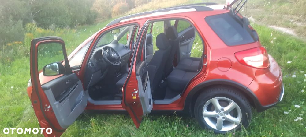 Suzuki SX4 1.6 GS / Premium 4WD - 16