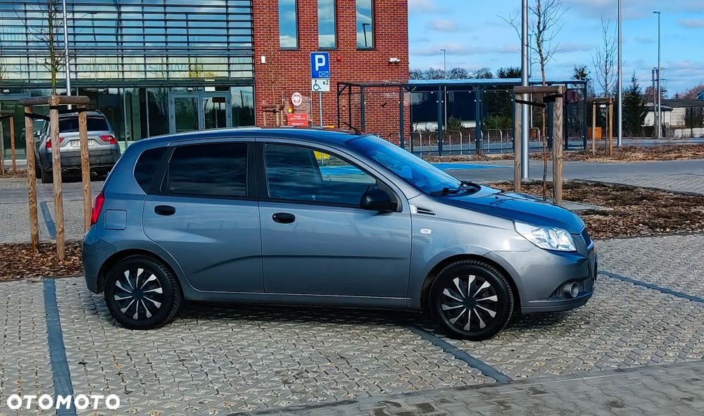 Chevrolet Aveo 1.2 16V Base / Classic - 3