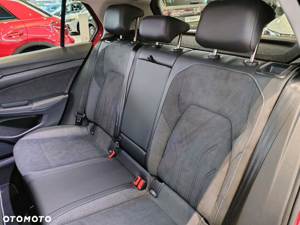 Volkswagen Golf - 24