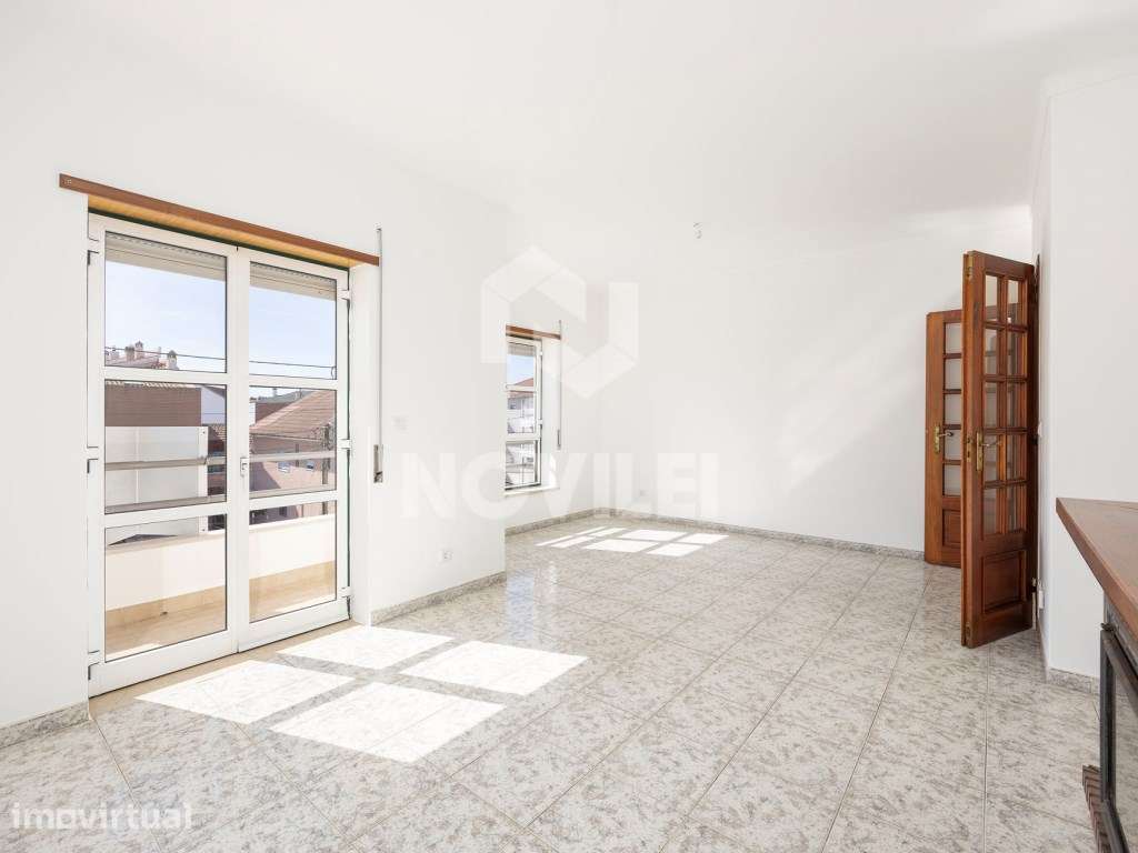 Apartamento T3 no último andar, próximo da EB1 de Courelas, Pousos - Grande imagem: 4/19