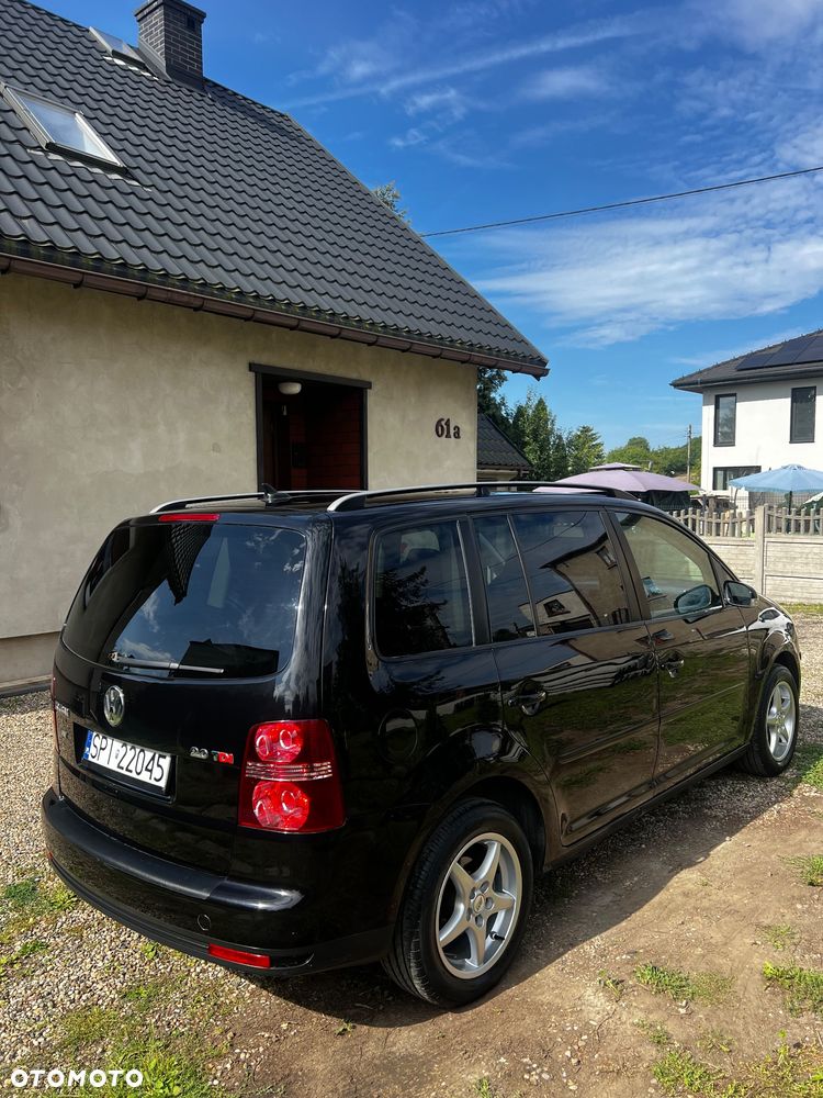 Volkswagen Touran - 5