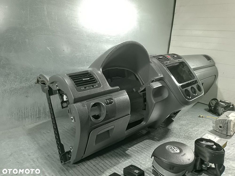 DESKA ROZDZIELCZA,KONSOLA PODUSZKI SENSOR PASY VW GOLF V - 6