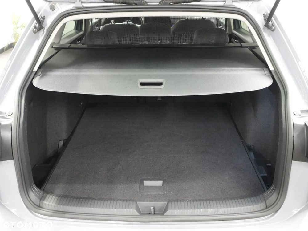 Volkswagen Golf 2.0 TDI SCR Life - 21