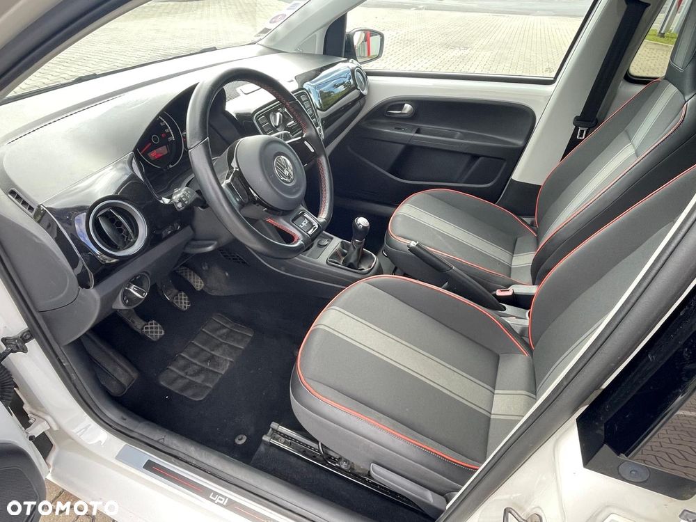 Volkswagen up! groove - 14