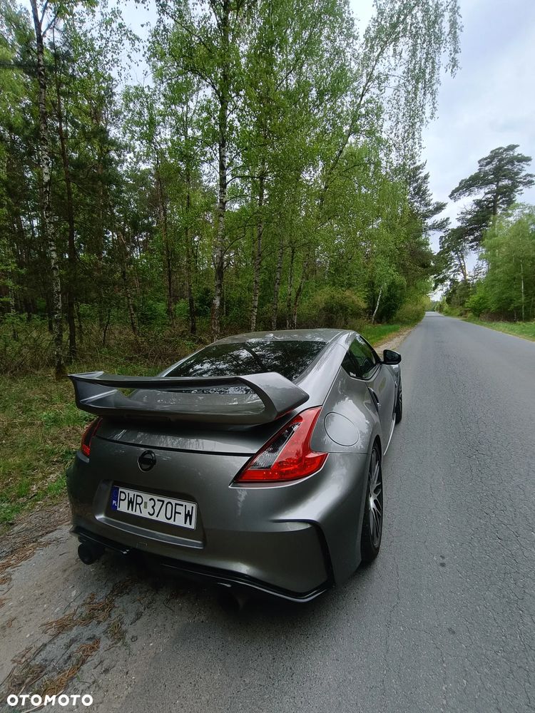 Nissan 370 Z - 8