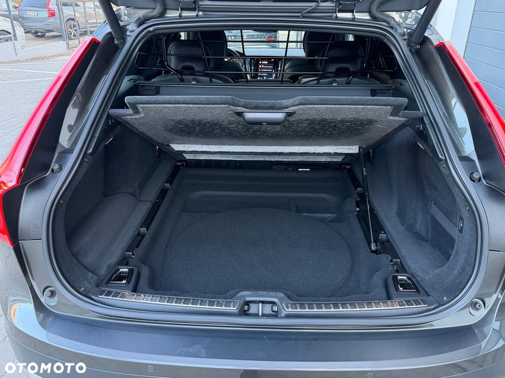Volvo V90 Cross Country D5 AWD Geartronic - 22