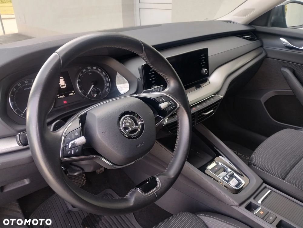 Skoda Octavia 2.0 TDI Ambition DSG - 22