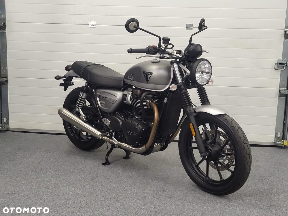 Triumph Street Twin - 3
