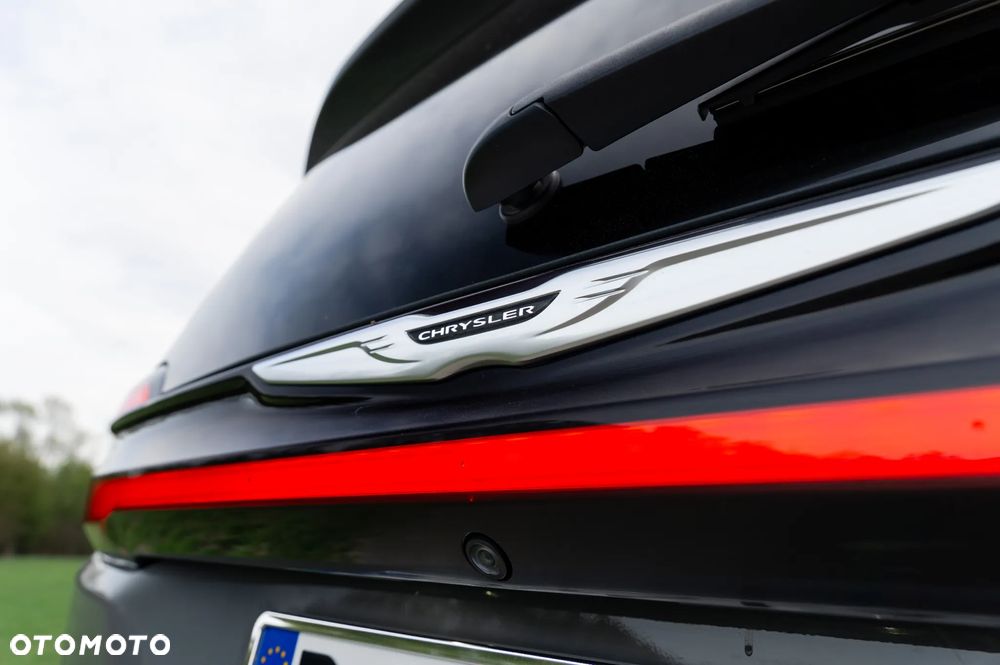 Chrysler Pacifica - 12