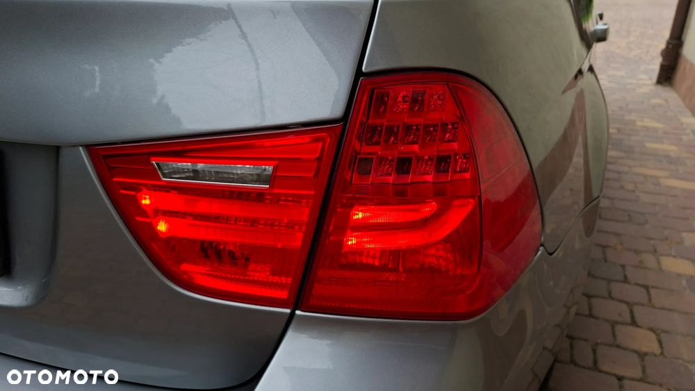 BMW Seria 3 320d xDrive DPF - 10