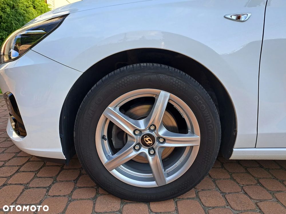 Hyundai i30 1.5 DPI Classic + - 9