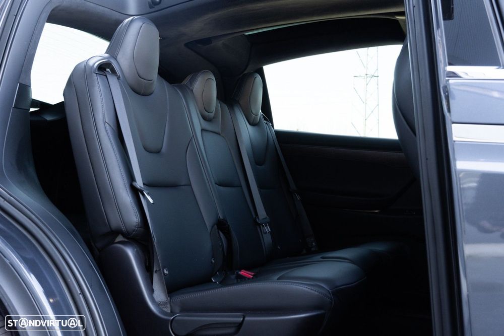 Tesla Model X - 47