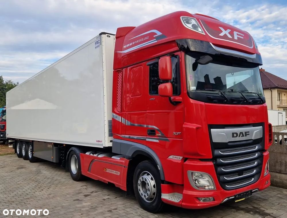 Schmitz Cargobull * CHŁODNIA * OŚ PODNOSZONA * 4 RYGLE * - 38